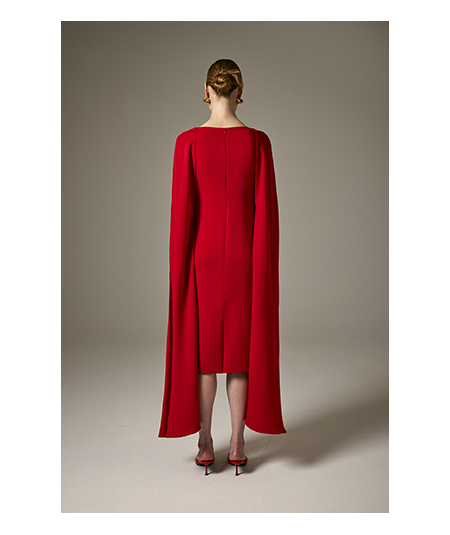 vestido-con-capa-carla-ruiz