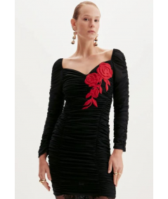 vestido-corto-bordado-lan