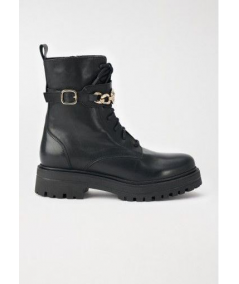 botas-de-cuero-con-cordones-y-cadena-de-salsa