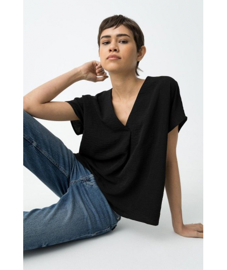 blusa-fluida-modelo-maxine-de-tiffosi