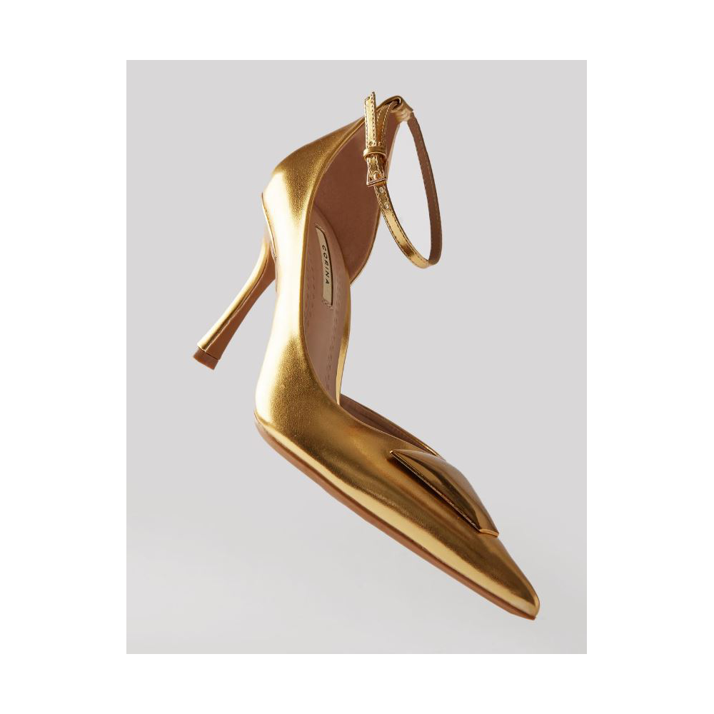 estileto-camel-con-detalle-dorado-corina