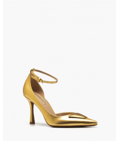 estileto-camel-con-detalle-dorado-corina