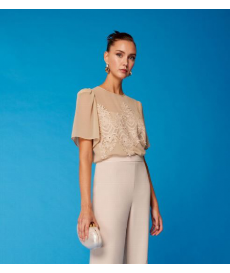 blusa-con-encaje-carla-ruiz