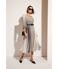 vestido-vuelo-midi-estampado-lunares-carla-ruiz