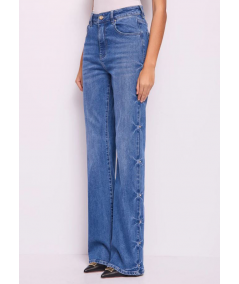 jeans-acampanados-con-pedreria-denny-rose