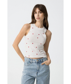 top-con-corazones-bordados-lobby-tiffosi