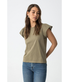 camiseta-cuello-redondo-modelo-graciosa-tiffosi