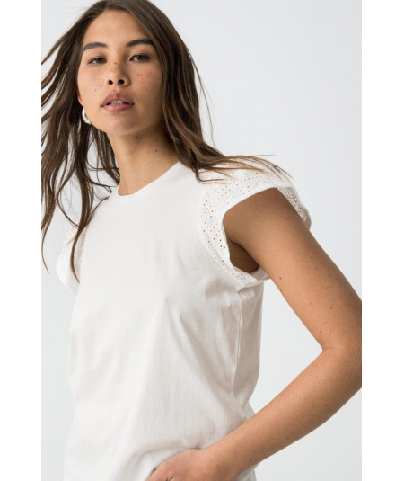 camiseta-cuello-redondo-modelo-graciosa-tiffosi