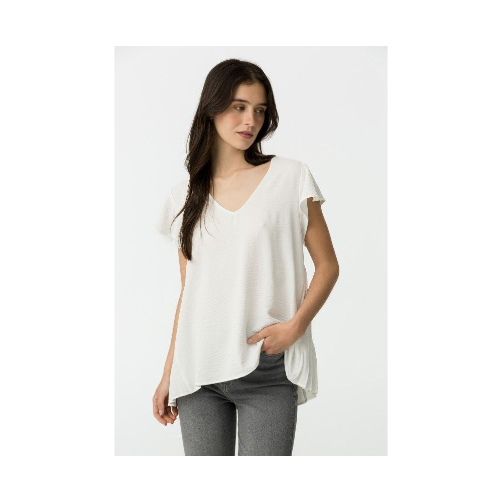 blusa-con-detalle-de-volantes-kara-tiffosi