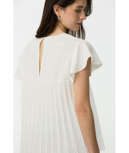 blusa-con-detalle-de-volantes-kara-tiffosi
