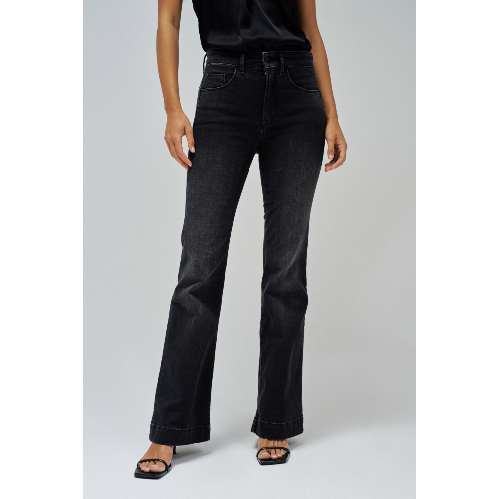 vaqueros-faith-push-in-flare-salsa
