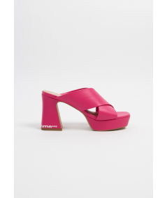 sandalia-plataforma-fucsia-lan
