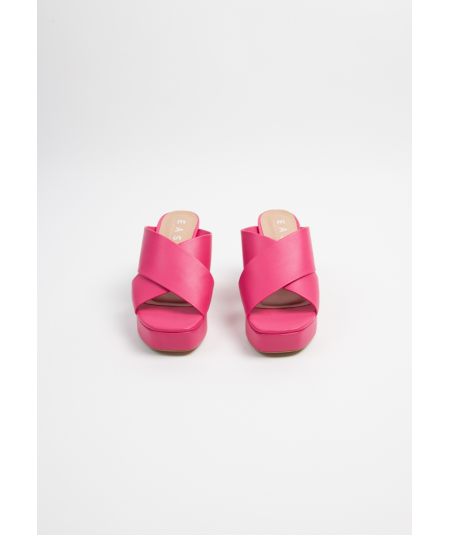 sandalia-plataforma-fucsia-lan