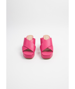 sandalia-plataforma-fucsia-lan