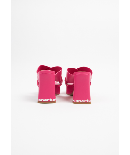 sandalia-plataforma-fucsia-lan