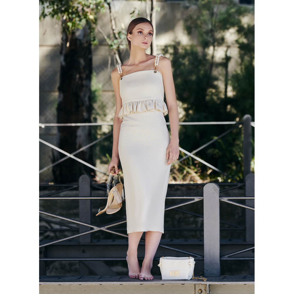 vestido-liso-detalle-perlas-nuribel