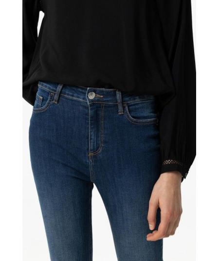 jeans-ajustados-lauren-tiffosi