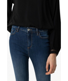 jeans-ajustados-lauren-tiffosi