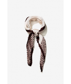 bandana-estampada-modelo-indonesia-de-tiffosi