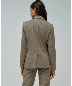 chaqueta-tipo-americana-entallada--de-cuadros--salsa