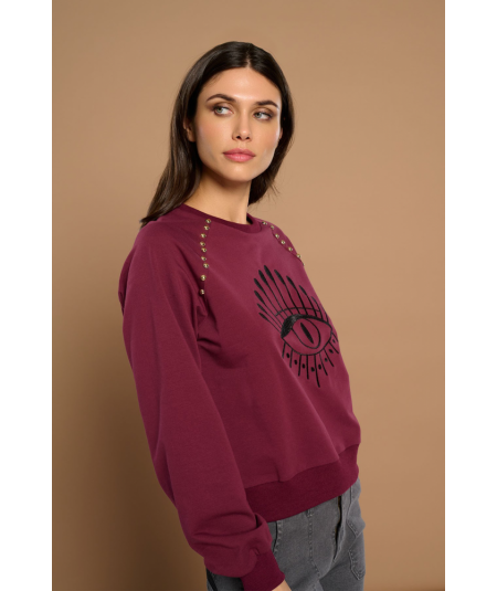 sudadera-con-bordado-modelo-constanza-de-minueto