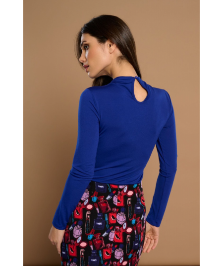 camiseta-cuello-chimenea-modelo-diva-de-minueto