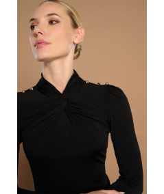 camiseta-cuello-perkins-pico-modelo-ilenia-minueto