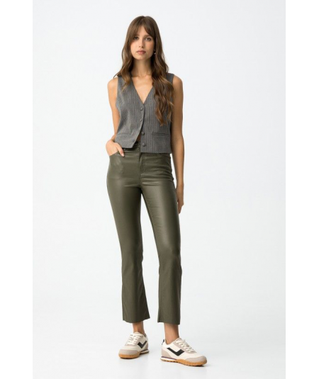 vaqueros-efecto-piel-tiro-alto-modelo-megan-tiffosi