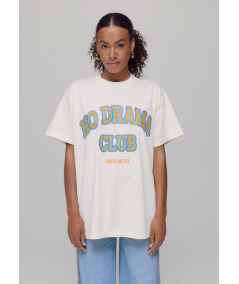 camiseta-oversized-con-mensaje-de-harper--yve