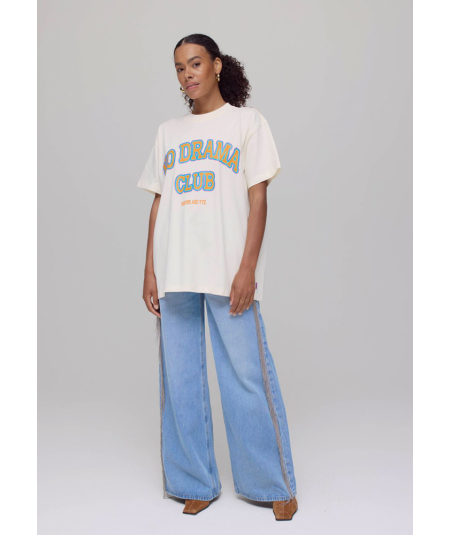 camiseta-oversized-con-mensaje-de-harper--yve