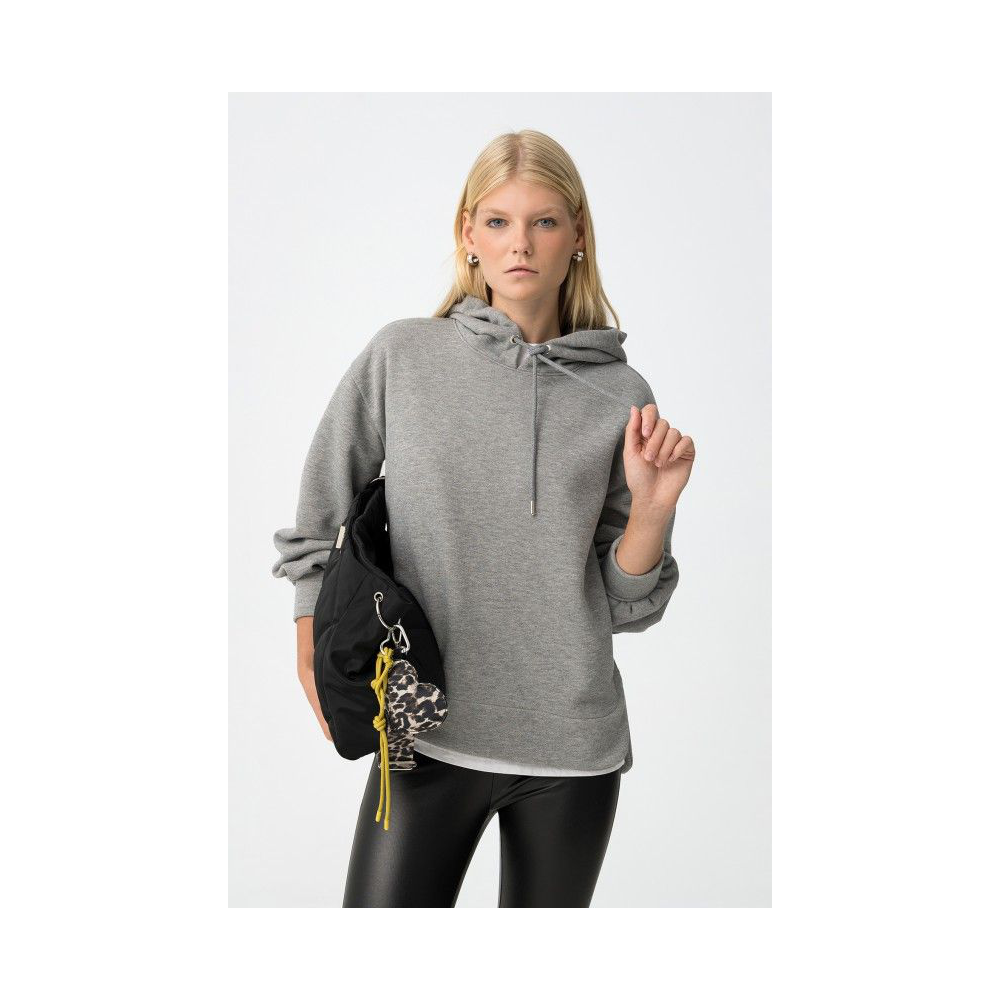 sudadera-con-gorro-detalles-palteados-de-tiffosi