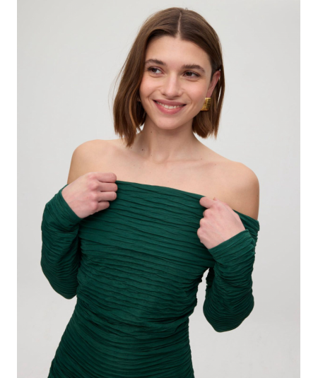 vestido-escote-bardot-verde-de-mioh