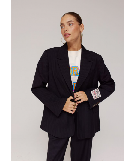 blazer-oversized-de-raya-diplomatica-de-harper--yve