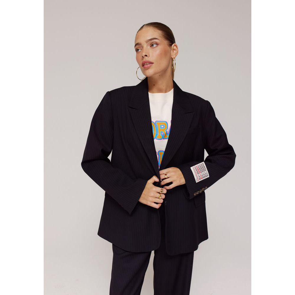 blazer-oversized-de-raya-diplomatica-de-harper--yve