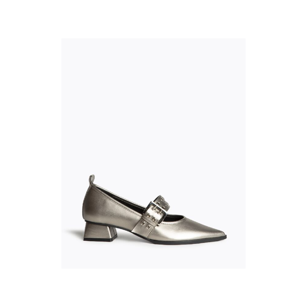 zapato-plomo-de-corina-con-tacon-cuadrado
