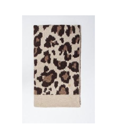 bufanda-estampado-animal-de-salsa