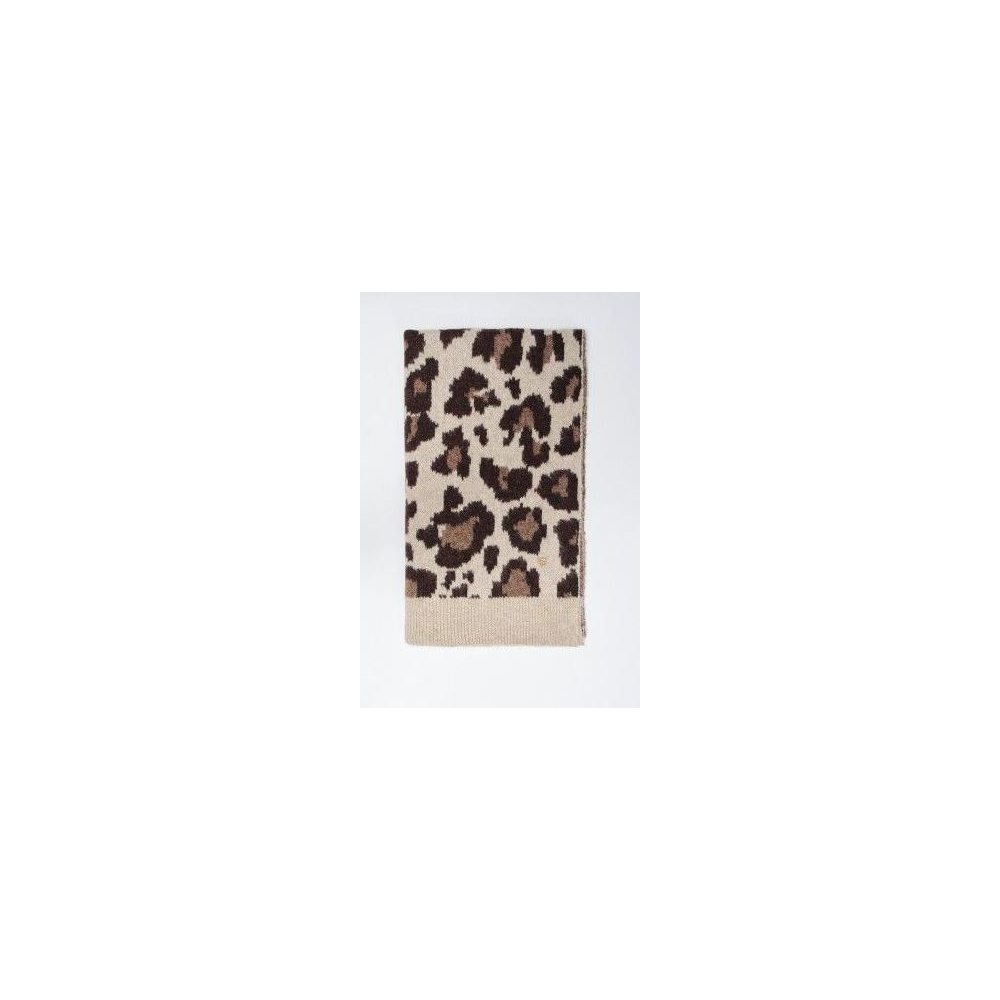 bufanda-estampado-animal-de-salsa