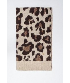 bufanda-estampado-animal-de-salsa