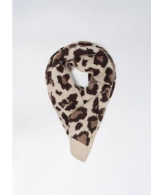 bufanda-estampado-animal-de-salsa