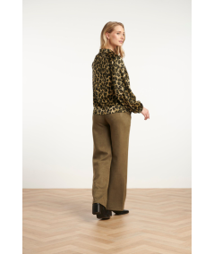 camisa-satinada-animal-print-verde-smashed-lemon