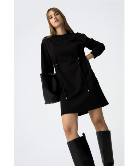 vestido-corto-con-escote-redondo-de-tiffosi