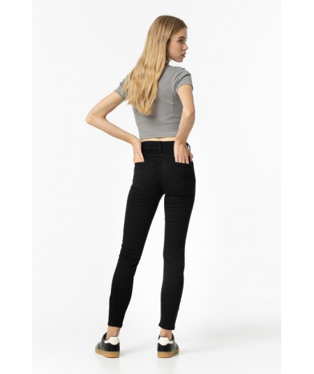 jeans-ajustados-tiro-medio-light-push-up-tiffosi