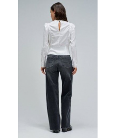 blusa-en-blanco-con-bordados-en-pecho-de-salsa