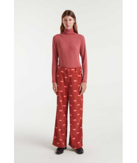 pantalon-micropana-estampado-de-compania-fantastica
