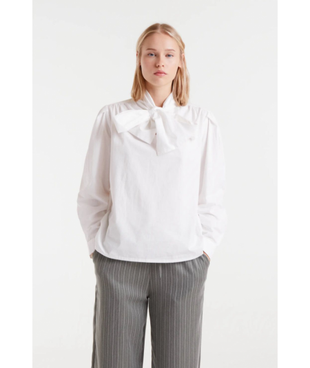camisa-algodon-con-lazada-en-cuello-de-compania-fantastica