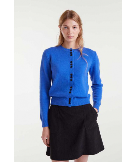 cardigan-con-botones-en-cottraste-de-compania-fantastica