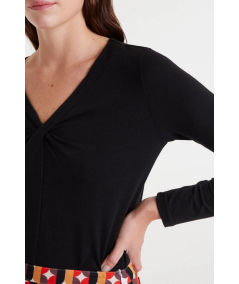camiseta-manga-larga-cuello-de-pico-de-compania-fantastica