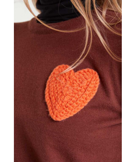 jersey-fino-marron-con-parche-corazon-compania-fantastica