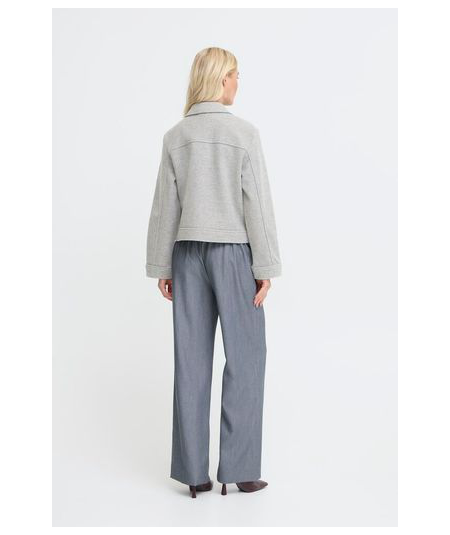 chaqueta-con-bolsillos-de-byoung