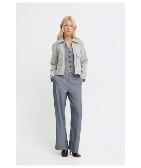 chaqueta-con-bolsillos-de-byoung